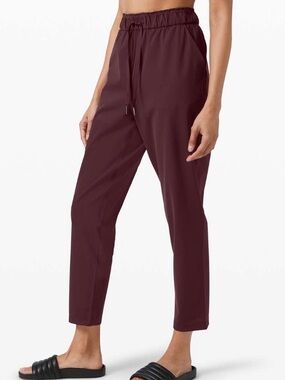Lululemon Keep Moving Pant 7/8 High-Rise Cassis